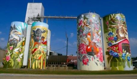 4 painted silos in Greencastle, IN